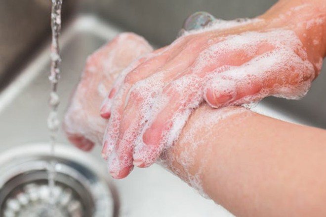 
Nhà vi sinh vật học hướng dẫn bạn cách rửa tay chuẩn 5 bước chỉ mất 25 giây

