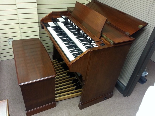 Đàn organ Hammond.