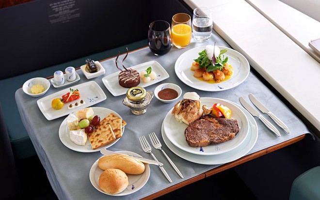  Âm thanh ảnh hưởng thế nào đến hương vị của đồ ăn trên máy bay? 