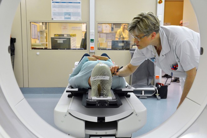  Trong suốt quá trình xạ trị, bệnh nhân sẽ không cảm nhận được chùm tia X 