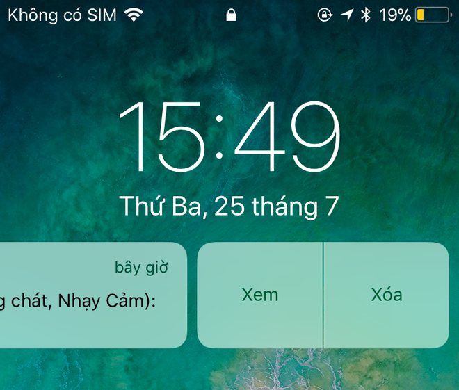  Với một thông báo từ màn hình khóa hoặc Notification Center, người dùng có thể gạt sang trái để có tùy chọn xem hoặc xóa thông báo đó 