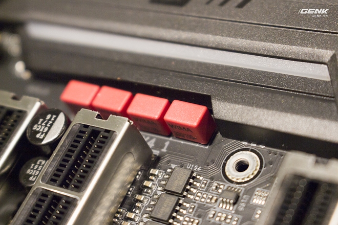  Những con tụ đỏ WIMA thường dùng trong các amplifier cũng xuất hiện trên mạch âm thanh của Aorus X299 Gaming 7 