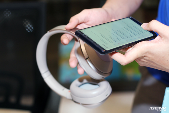  Công nghệ NFC 1 chạm giúp kết nối tai nghe & các thiết bị di động một cách nhanh chóng. 