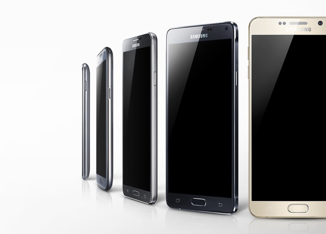 Samsung là tên tuổi đầu tiên chứng minh rằng người dùng thích được sử dụng smartphone màn hình lớn.