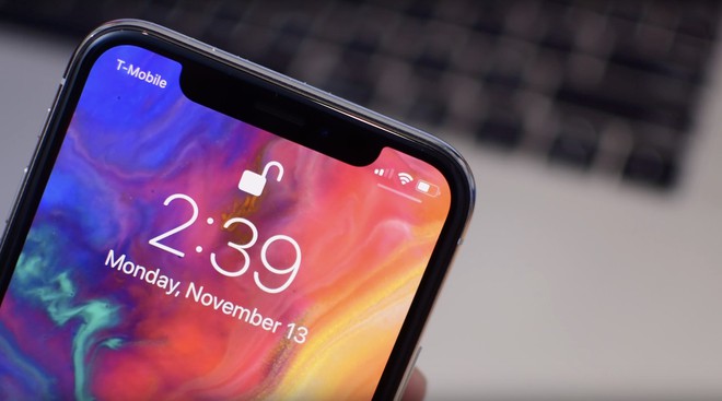  Phía dưới biểu tượng sóng và pin của iPhone X xuất hiện thêm một vạch nhỏ biểu thị bảng Control Center. 