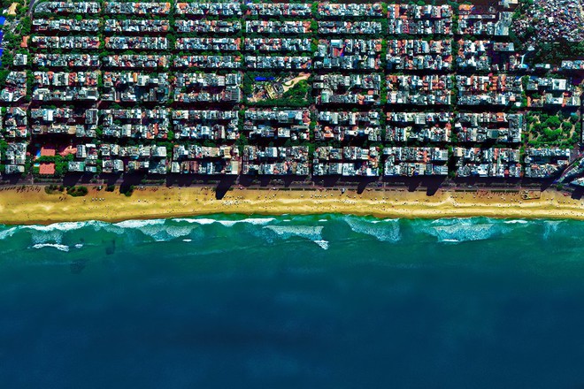  Bãi biển Ipanema là một địa điểm thu hút rất nhiều khách du lịch tại Rio de Janeiro 