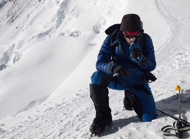  Chàng trai phá kỉ lục chinh phục đỉnh Everest trong 26 giờ. 