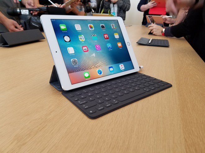 Đây là chiếc pple iPad Pro 9,6 inch 