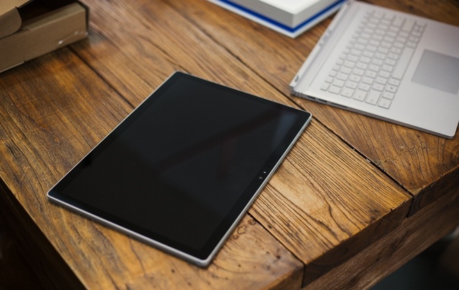 Phải định nghĩa thế nào với chiếc laptop Surface Book khi tháo màn hình?