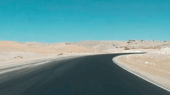  Con đường kết nối vùng Biển Đỏ và thành phố Luxor là địa điểm tập kết của nhiều băng cướp và khủng bố. Chúng thường tấn công các tay lái moto vào buổi tối. 