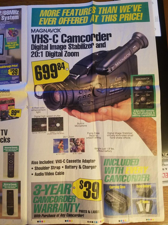  Quảng cáo một chiếc máy quay VHS với hàng loạt công nghệ bá đạo vào lúc đó. 