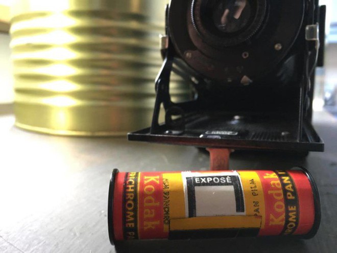  Cuộn phim Kodak với dòng chữ EXPOSÉ 