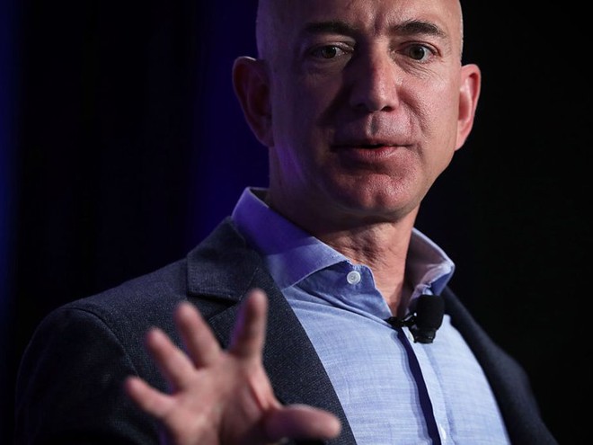  Trong vòng 25 năm nữa, thế giới rất có thể sẽ xướng tên nghìn tỷ phú đầu tiên, và khả năng cao đó chính là Jeff Bezos 