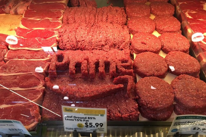  Miếng thịt bò tảng được đúc hình logo của gói dịch vụ Prime thuộc Amazon 