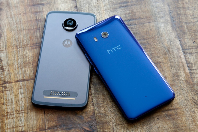  Motorola là con cưng của Google, còn HTC chỉ là công cụ thực hiện tham vọng. 