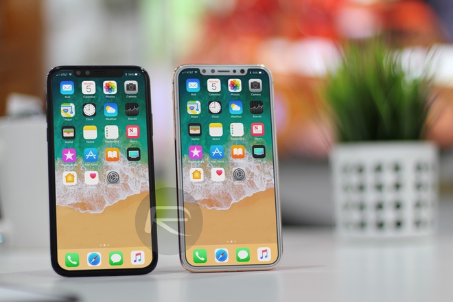  iPhone X Black với iPhone X Blush Gold 