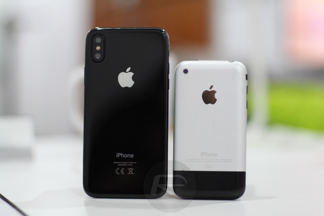  iPhone X Black với iPhone 2G 