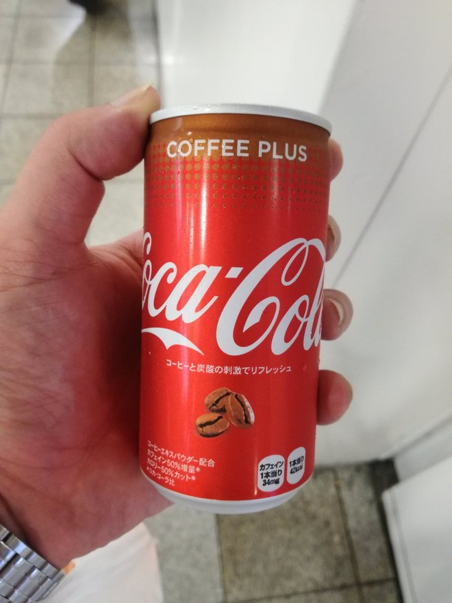  Trên tay loại Coca-Cola vị cà phê 