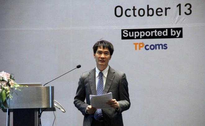  Phó Cục trưởng Cục Viễn thông Nguyễn Phong Nhã thuyết trình tại hội thảo quốc tế về kết nối băng rộng FTTH hồi tháng 10/2016. 