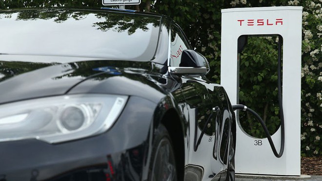 
Tesla sẽ xây các cửa hàng tiện lợi bên cạnh 951 trạm sạc Supercharger của mình.

