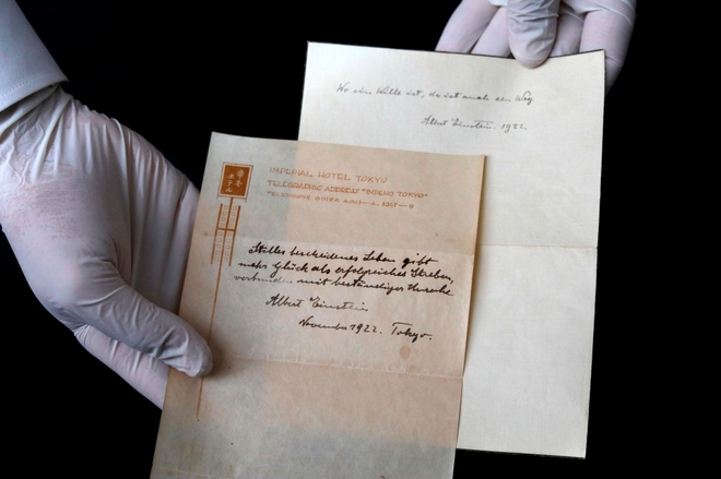  Ghi chú mà Einstein đã tặng cho người đưa thư Nhật Bản 