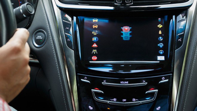  Cadillac đã công bố rằng công nghệ có tên V2I (vehicle-to-infrastructure communication) đã được thử nghiệm thành công. 