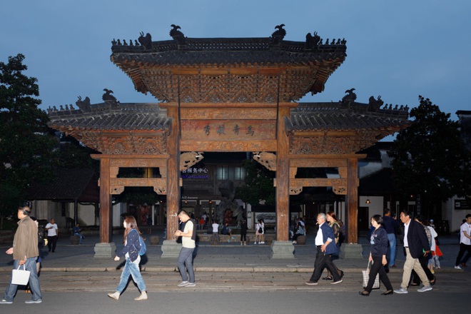  Cổng vào cổ thành Vũ Hán, nơi AlphaGo thi đấu với nhà vô địch thế giới bộ môn cờ vây. 