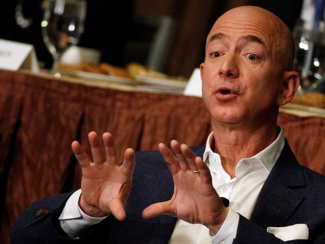 
Giám đốc điều hành Amazon, Jeff Bezos giải thích lý do mua lại các công ty khác: Đó là thứ tôi muốn có và tôi phải có.
