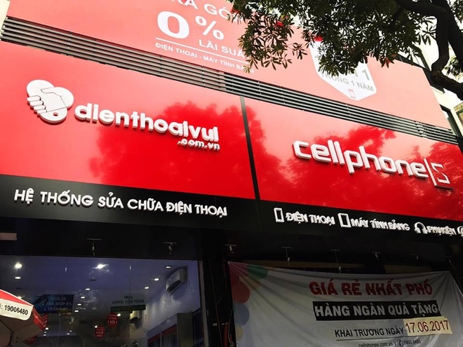  Cửa hàng sửa chữa Điện thoại Vui đặt kế bên cửa hàng CellphoneS. 