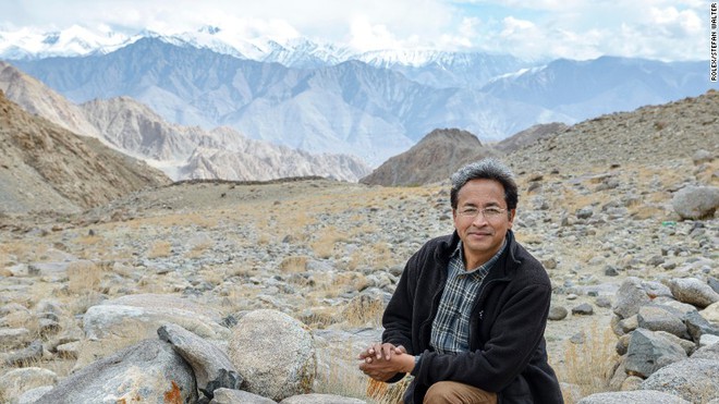  Sonam Wangchuk chụp hình ở vùng Ladakh, phía bắc Ấn Độ. 
