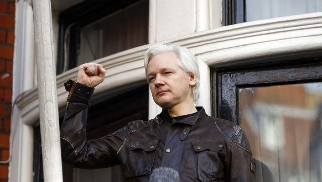  Tổng biên tập Julian Assange tuyên bố vào thứ ba rằng Wikileads sẽ tuyển dụng James Damore vào làm việc. 