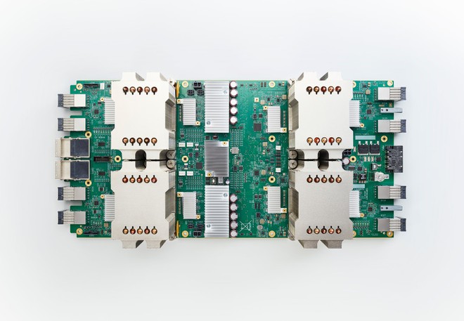 1 con hệ thống chip TPU của Google phát triển dành cho AI