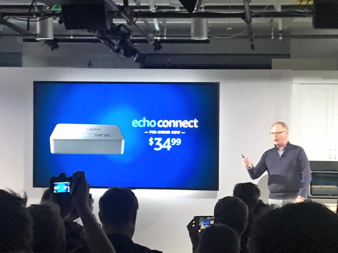 Amazon trình làng Echo Connect, thiết bị biến loa thông minh Echo trở thành điện thoại bàn, giá 35 USD - Ảnh 1.
