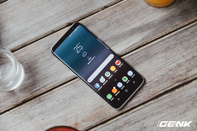  Galaxy S8 đã kế thừa và phát triển thiết kế của dòng S7 đình đám. 