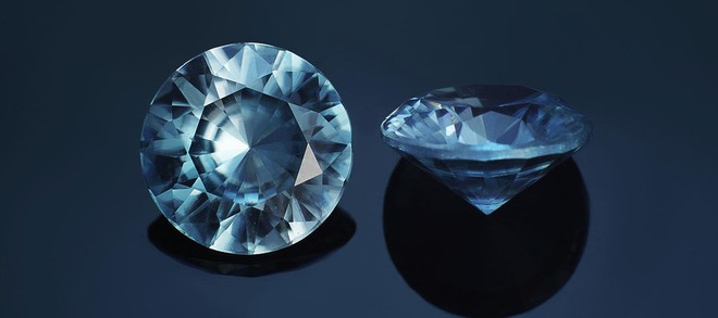  Các khối cubic Zirconia có hình dạng giống như kim cương. 