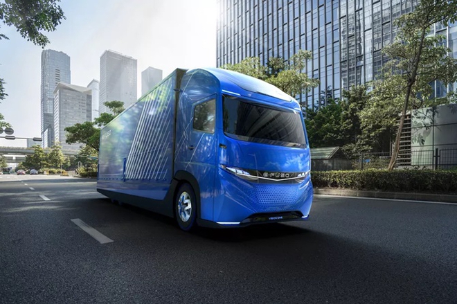 Daimler trình diễn xe tải điện trước cả Tesla: Tải trọng 11 tấn, chạy 350km mỗi lần sạc - Ảnh 1.