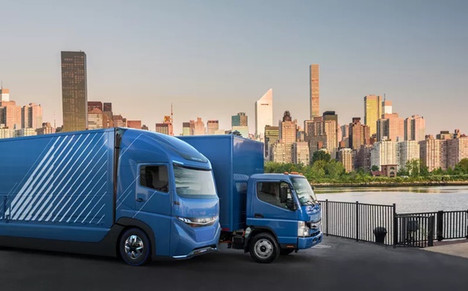 Daimler trình diễn xe tải điện trước cả Tesla: Tải trọng 11 tấn, chạy 350km mỗi lần sạc - Ảnh 2.