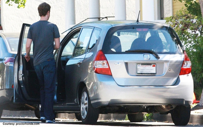 
Mark Zuckerberg không đam mê siêu xe mà chỉ sở hữu vài chiếc giá rẻ.
