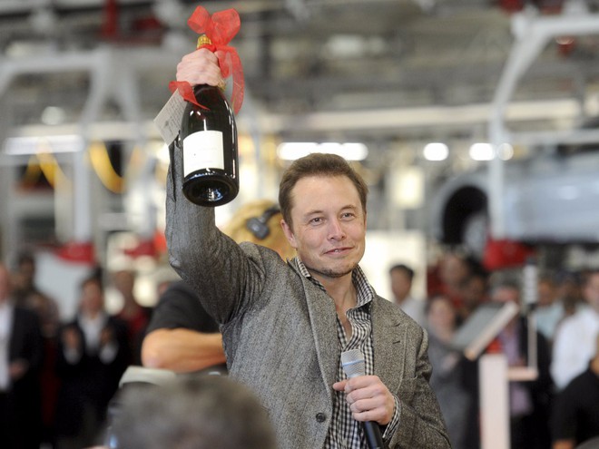 Ít ai biết đã từng có thời điểm Elon Musk không còn một xu dính túi, sống qua ngày nhờ tiền vay mượn bạn bè - Ảnh 2.