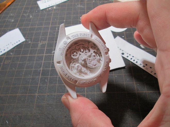 Nghệ nhân Nhật làm đồng hồ bằng giấy bồi siêu chi tiết: Kim giờ, thân máy cho đến dây đeo đều y như thật - Ảnh 6.
