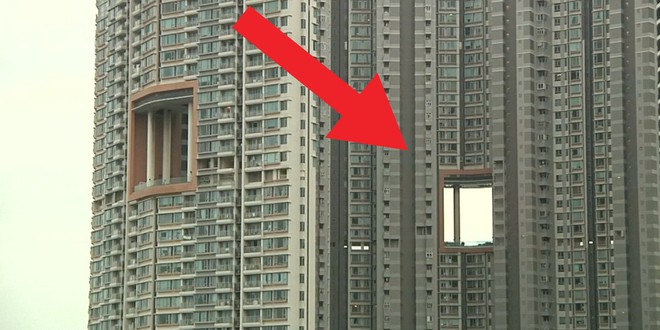 
Hầu hết các tòa nhà tại Hồng Kông đều có một ô trống cao đến vài tầng ở giữa
