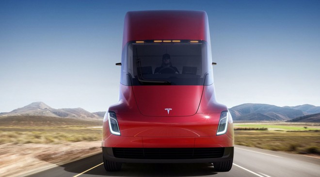  Xe tải Tesla Semi sẽ có 3 phiên bản, với giá lần lượt 150.000 USD, 180.000 USD và 200.000 USD 