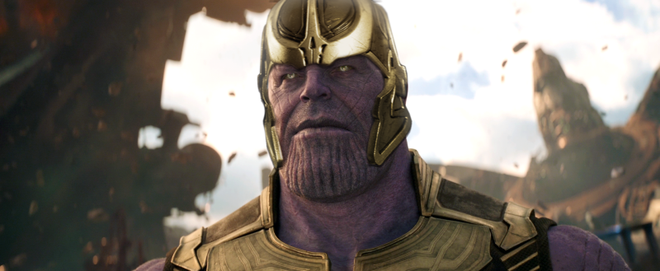  Một vài người dùng có tâm thì lại photoshop sao cho Thanos có vẻ ngoài giống như những phần trước, da màu tím và đội mũ giáp 