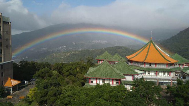 Đài Loan xuất hiện cầu vồng tuyệt đẹp kéo dài liên tục 9 tiếng, hứa hẹn sẽ phá vỡ kỷ lục Guinness - Ảnh 3.