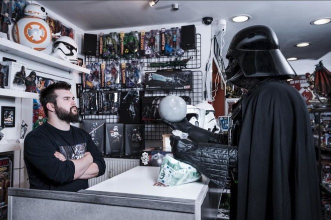 [Vui] Khi Darth Vader và bè lũ Stormtrooper phải đối mặt với khủng hoảng tài chính - Ảnh 12.