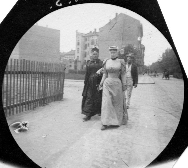 GoPro của 127 năm trước: Giấu máy ảnh gián điệp trong áo rồi chụp lại mọi thứ trên đường phố - Ảnh 11.
