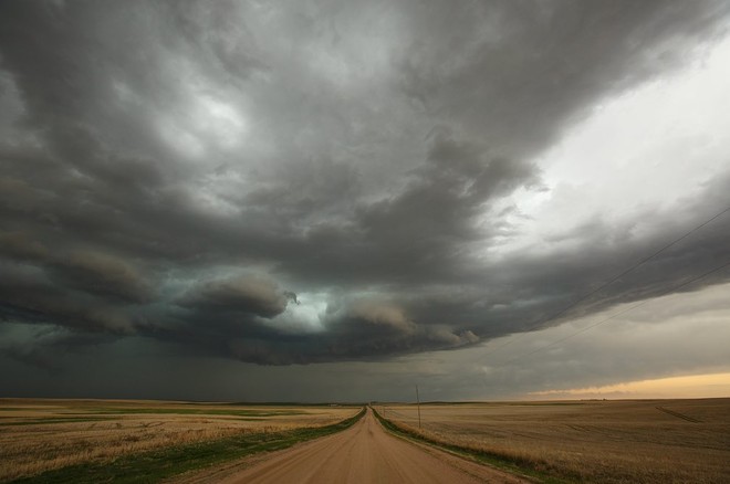  Một cơn giông siêu bão (Supercell) xảy ra vào ngày 8 tháng 5, ở Hạt Elbert bên ngoài Limon, Colorado. 