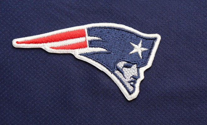 
Patriots là tên đội bóng bầu dục nổi tiếng.
