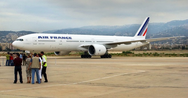  Chiếc Boeing 777-300. 