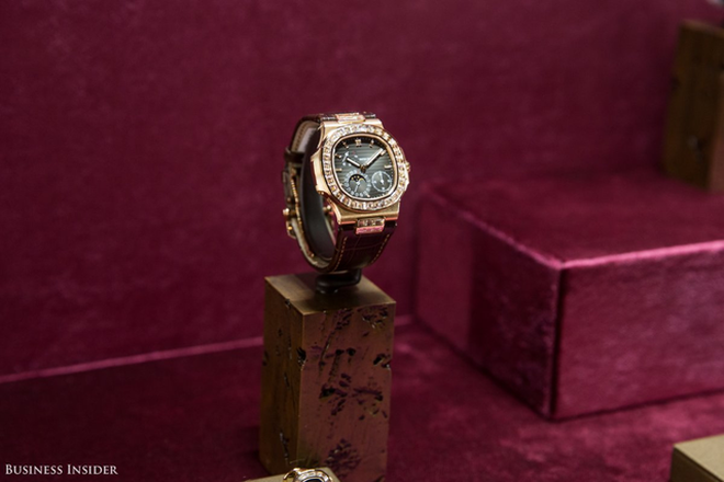  Đó là những mẫu đồng hồ đắt giá và hiếm nhất như chiếc Nautilus đính kim cương này. 